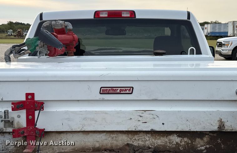 image for item DX5760 2019 RAM 1500 pickup truck