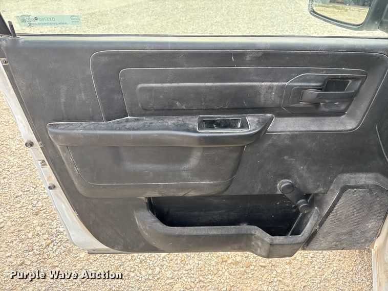 image for item DX5760 2019 RAM 1500 pickup truck