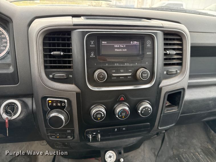 image for item DX5760 2019 RAM 1500 pickup truck