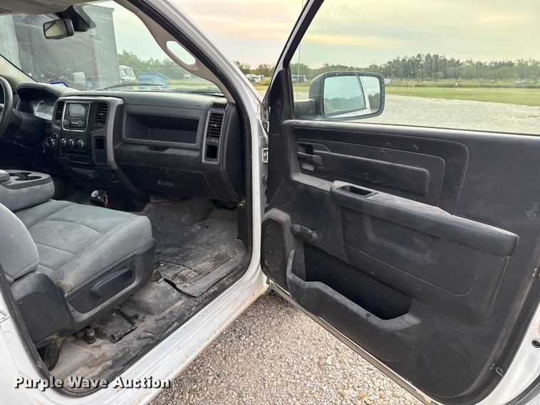 image for item DX5760 2019 RAM 1500 pickup truck