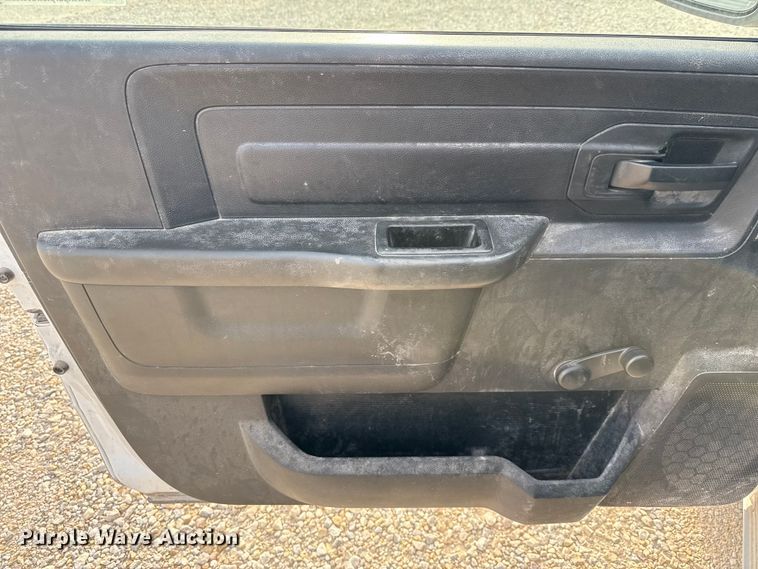 image for item DX5761 2019 RAM 1500 pickup truck