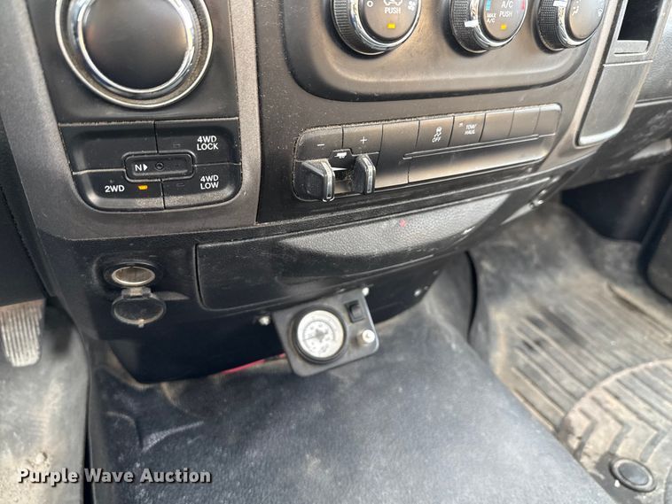 image for item DX5761 2019 RAM 1500 pickup truck