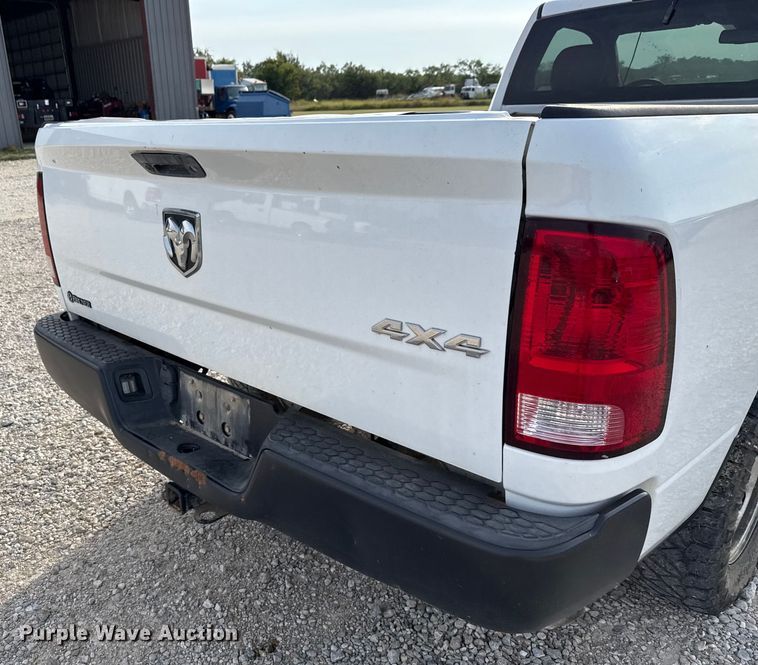 image for item DX5762 2019 RAM 1500 pickup truck
