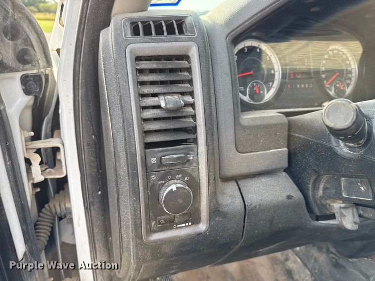 image for item DX5762 2019 RAM 1500 pickup truck