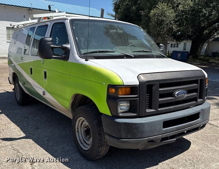 image for item DX5764 2009 Ford E150 van
