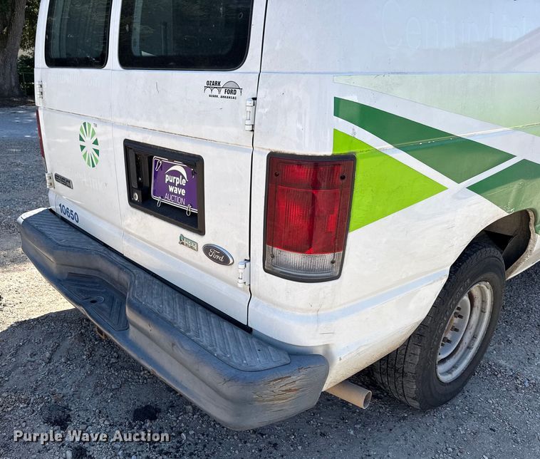 image for item DX5764 2009 Ford E150 van