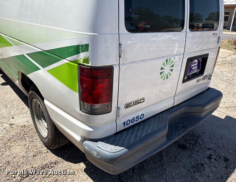 image for item DX5764 2009 Ford E150 van