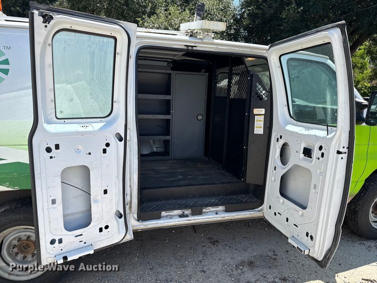 image for item DX5764 2009 Ford E150 van