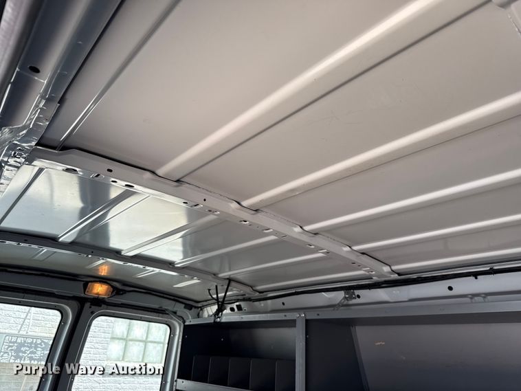 image for item DX5764 2009 Ford E150 van