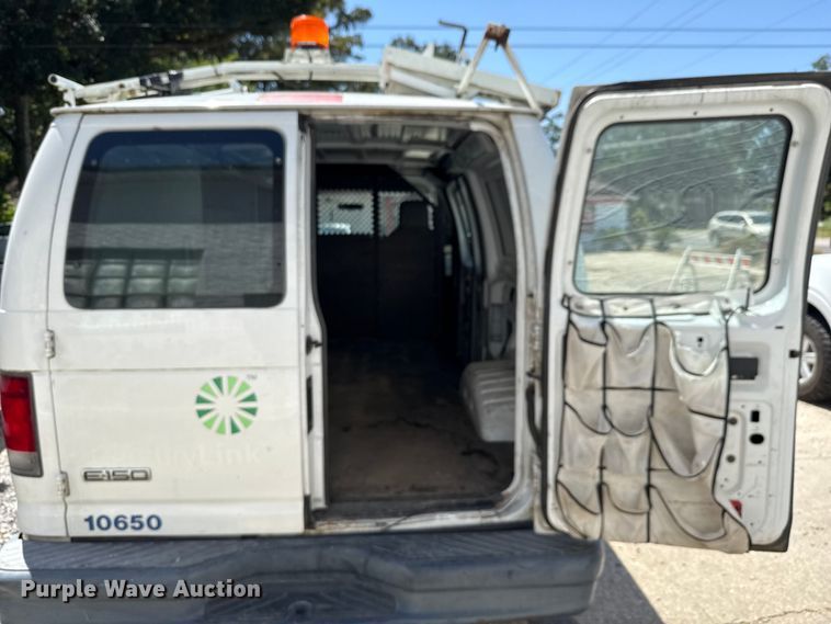 image for item DX5764 2009 Ford E150 van