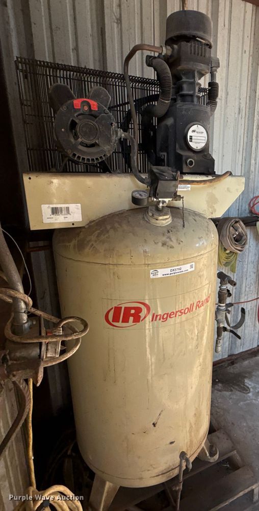 image for item DX5782 Ingersoll Rand TS4N5 air compressor