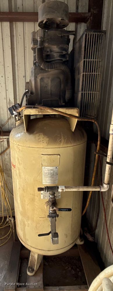 image for item DX5782 Ingersoll Rand TS4N5 air compressor