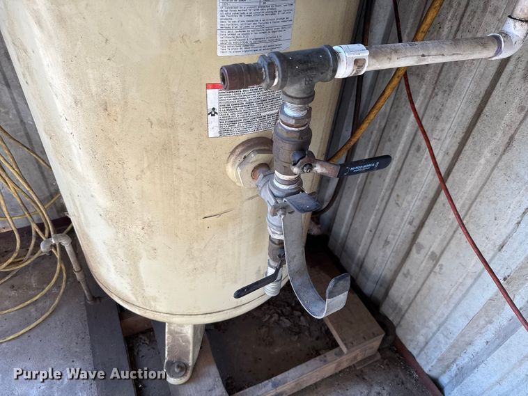 image for item DX5782 Ingersoll Rand TS4N5 air compressor