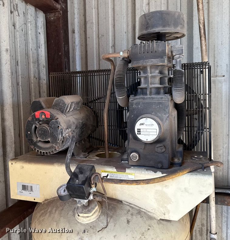 image for item DX5782 Ingersoll Rand TS4N5 air compressor