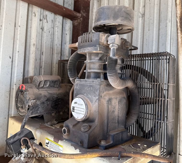 image for item DX5782 Ingersoll Rand TS4N5 air compressor