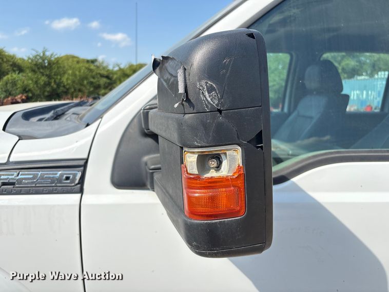 image for item DX5787 2015 Ford F250 Super Duty Crew Cab pickup truck