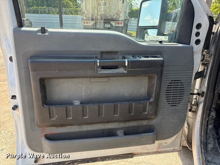 image for item DX5787 2015 Ford F250 Super Duty Crew Cab pickup truck