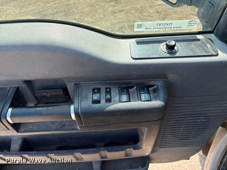 image for item DX5787 2015 Ford F250 Super Duty Crew Cab pickup truck