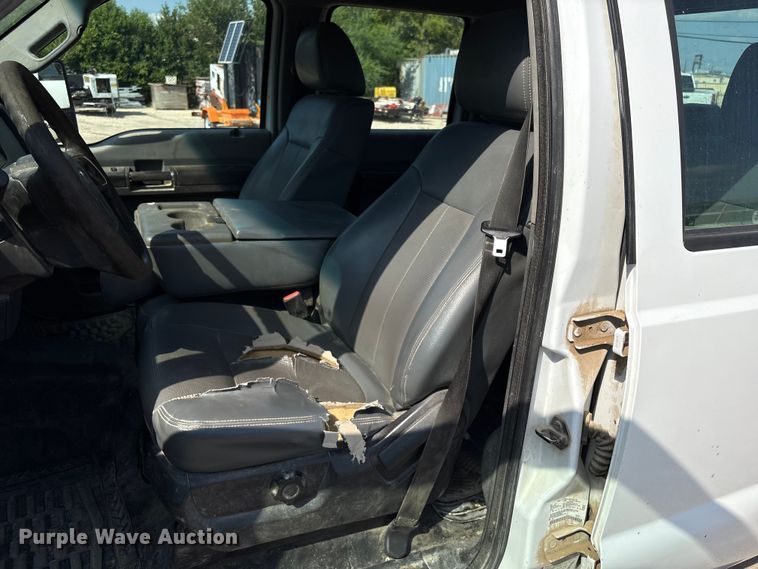 image for item DX5787 2015 Ford F250 Super Duty Crew Cab pickup truck