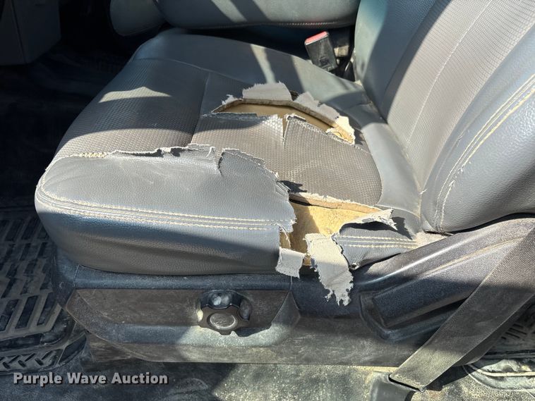 image for item DX5787 2015 Ford F250 Super Duty Crew Cab pickup truck