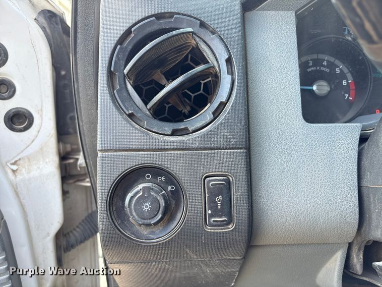 image for item DX5787 2015 Ford F250 Super Duty Crew Cab pickup truck