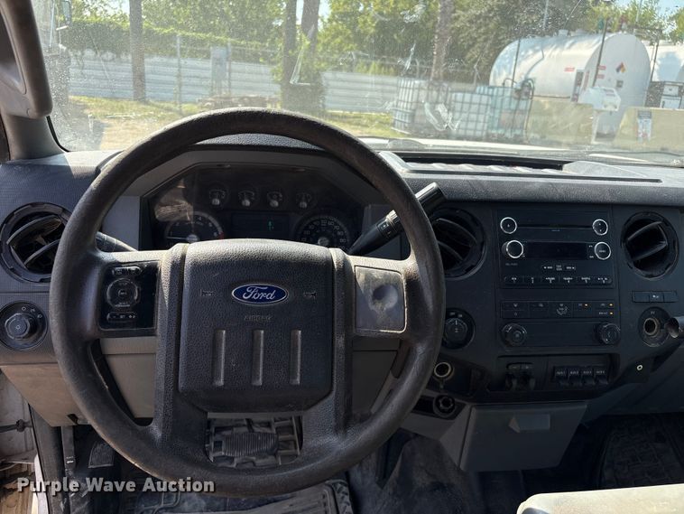 image for item DX5787 2015 Ford F250 Super Duty Crew Cab pickup truck