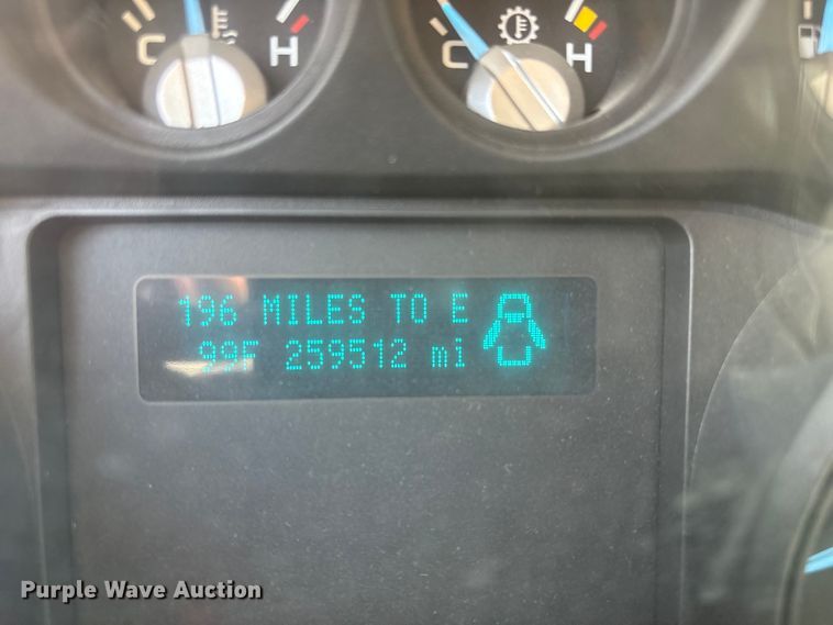 image for item DX5787 2015 Ford F250 Super Duty Crew Cab pickup truck