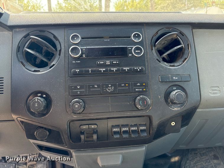 image for item DX5787 2015 Ford F250 Super Duty Crew Cab pickup truck