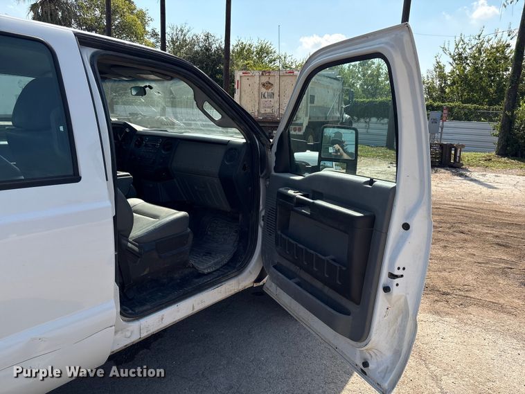 image for item DX5787 2015 Ford F250 Super Duty Crew Cab pickup truck