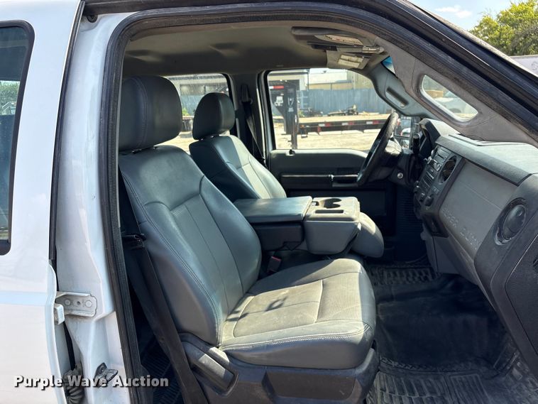 image for item DX5787 2015 Ford F250 Super Duty Crew Cab pickup truck