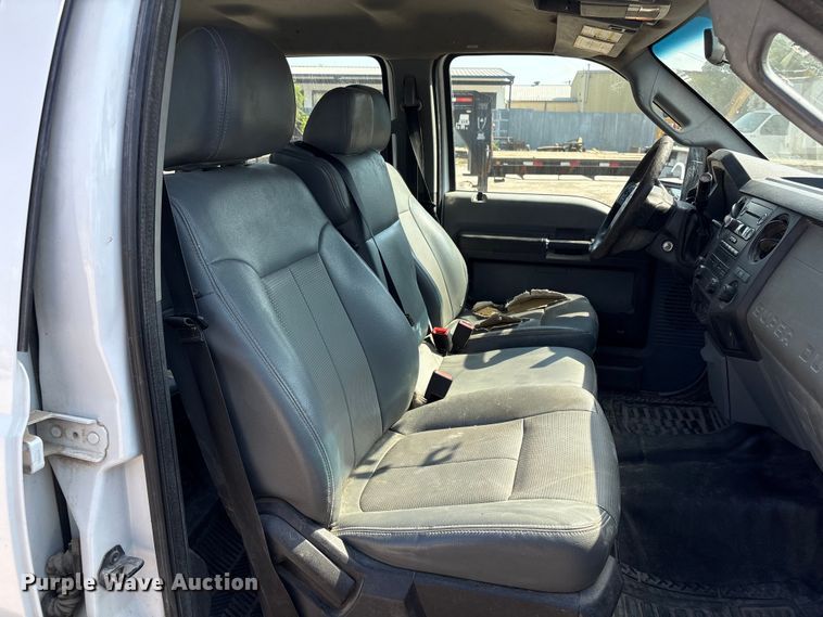 image for item DX5787 2015 Ford F250 Super Duty Crew Cab pickup truck