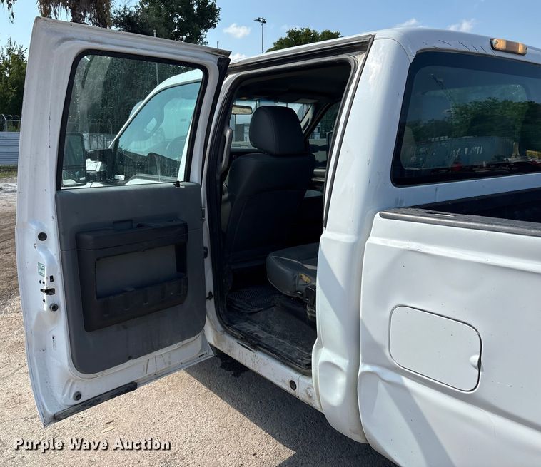 image for item DX5787 2015 Ford F250 Super Duty Crew Cab pickup truck