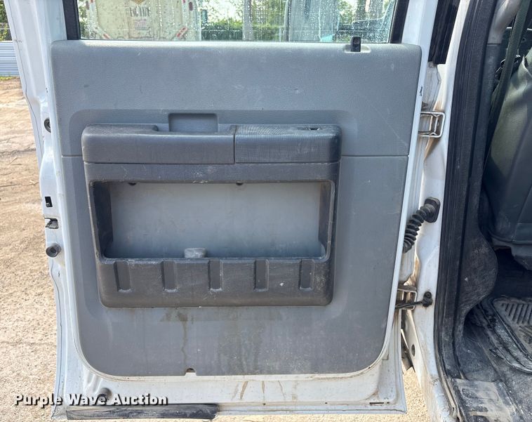 image for item DX5787 2015 Ford F250 Super Duty Crew Cab pickup truck