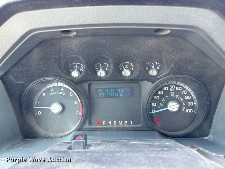 image for item DX5787 2015 Ford F250 Super Duty Crew Cab pickup truck