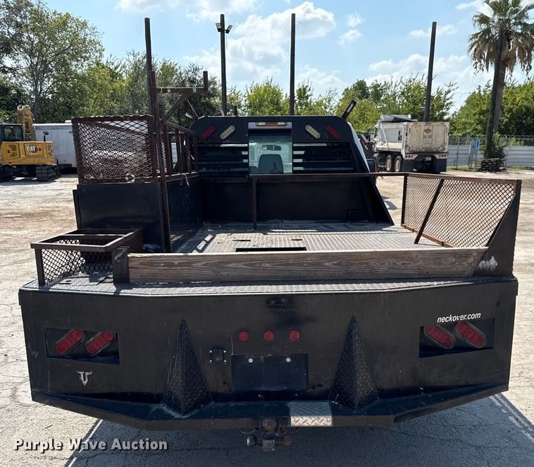 image for item DX5790 2014 Ford F250 Super Duty Crew Cab flatbed pickup truck