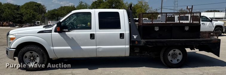 image for item DX5790 2014 Ford F250 Super Duty Crew Cab flatbed pickup truck