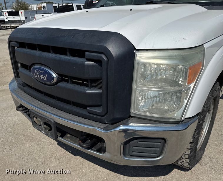 image for item DX5790 2014 Ford F250 Super Duty Crew Cab flatbed pickup truck