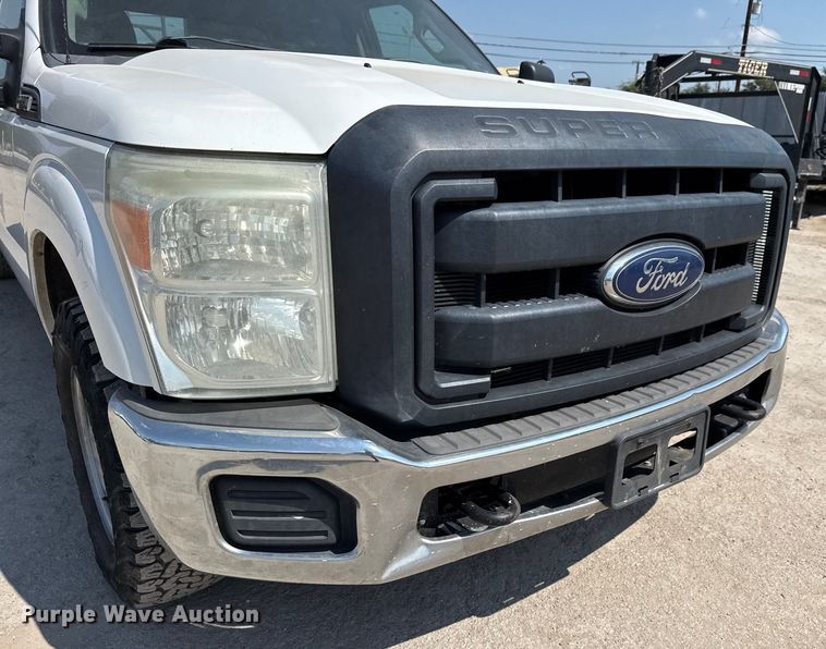 image for item DX5790 2014 Ford F250 Super Duty Crew Cab flatbed pickup truck