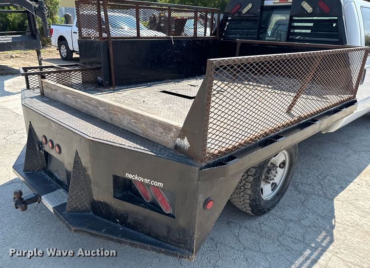 image for item DX5790 2014 Ford F250 Super Duty Crew Cab flatbed pickup truck