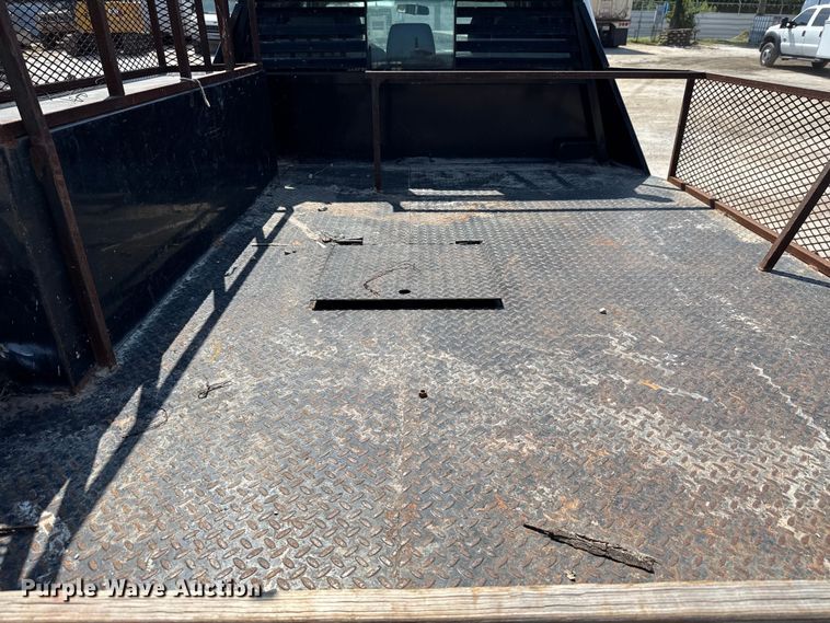 image for item DX5790 2014 Ford F250 Super Duty Crew Cab flatbed pickup truck