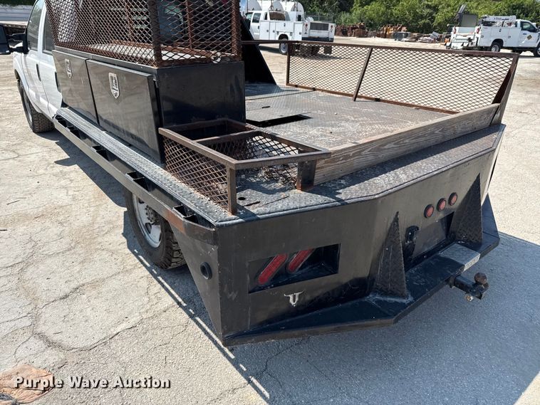 image for item DX5790 2014 Ford F250 Super Duty Crew Cab flatbed pickup truck