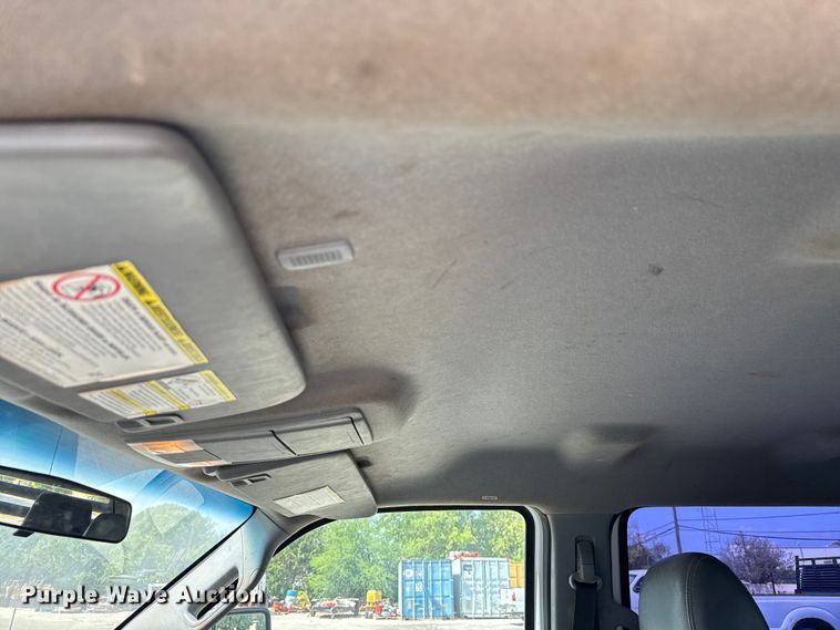 image for item DX5790 2014 Ford F250 Super Duty Crew Cab flatbed pickup truck