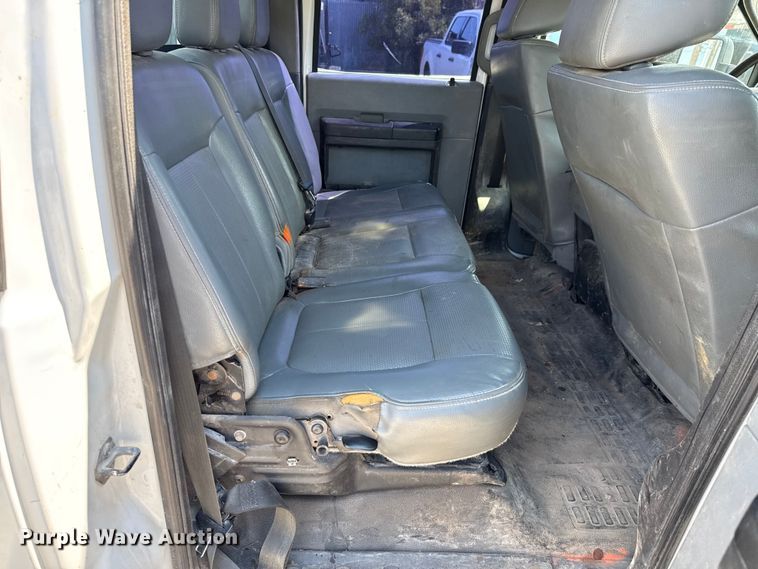 image for item DX5790 2014 Ford F250 Super Duty Crew Cab flatbed pickup truck