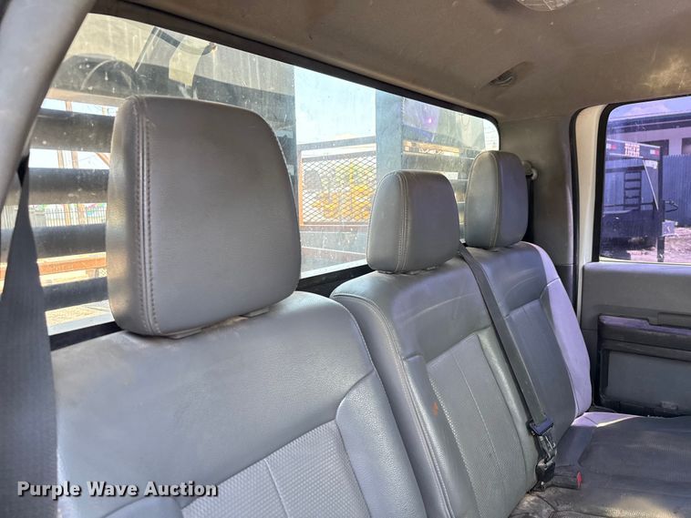 image for item DX5790 2014 Ford F250 Super Duty Crew Cab flatbed pickup truck