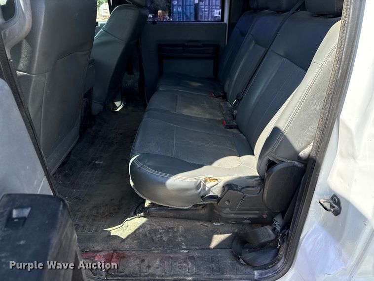 image for item DX5790 2014 Ford F250 Super Duty Crew Cab flatbed pickup truck