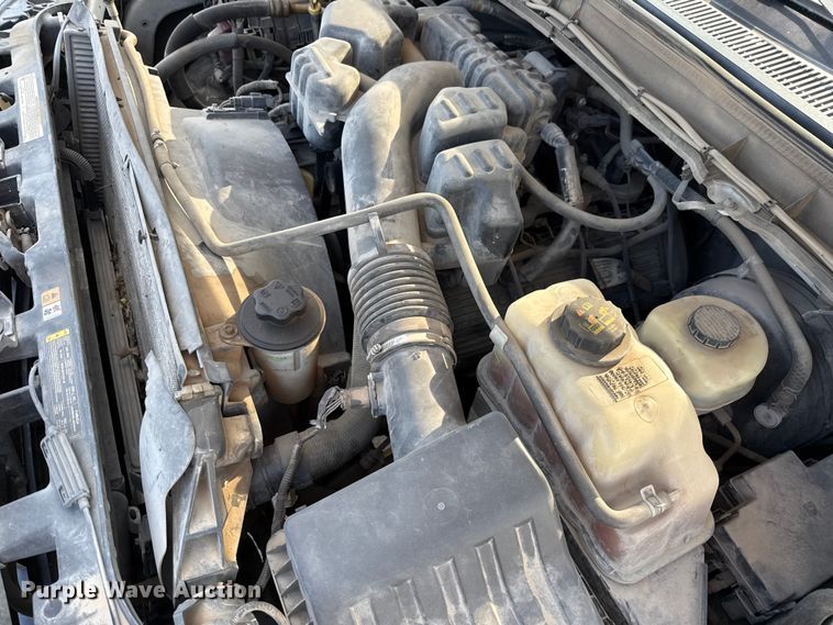 image for item DX5790 2014 Ford F250 Super Duty Crew Cab flatbed pickup truck