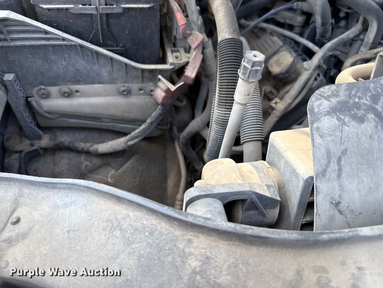 image for item DX5790 2014 Ford F250 Super Duty Crew Cab flatbed pickup truck