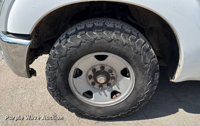 image for item DX5790 2014 Ford F250 Super Duty Crew Cab flatbed pickup truck