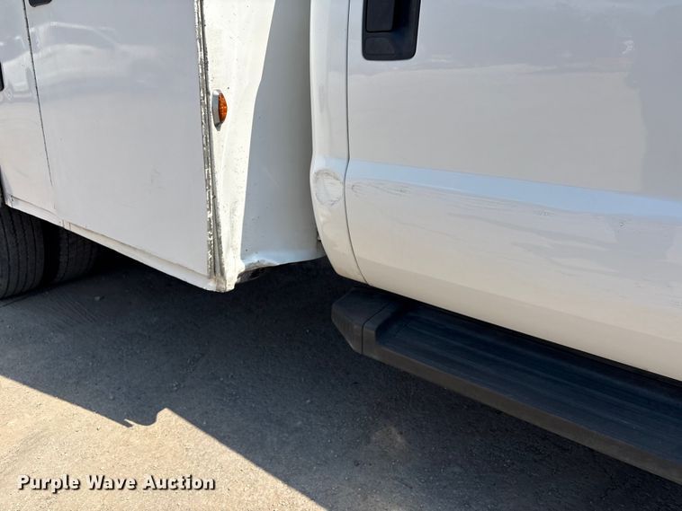 image for item DX5791 2015 Ford F550 utility / service truck