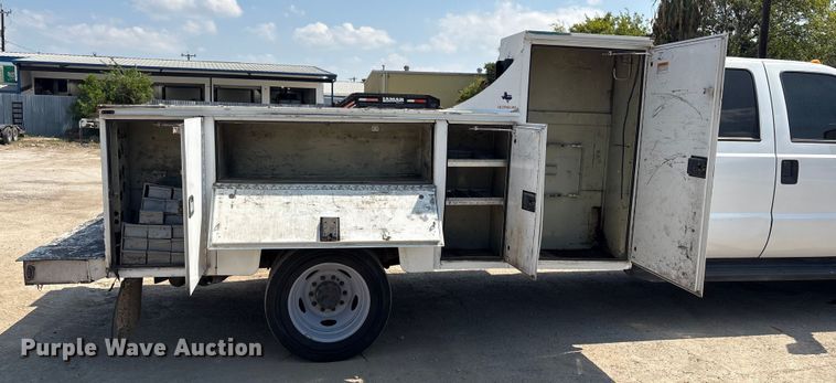 image for item DX5791 2015 Ford F550 utility / service truck